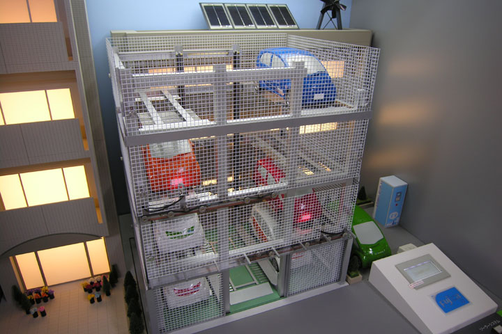 機械式立体駐車場の電動模型