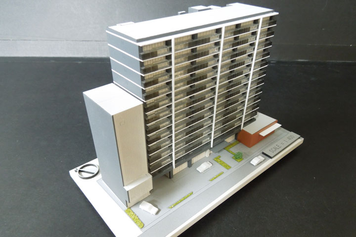 商談用の机で使用できる小型の建築模型
