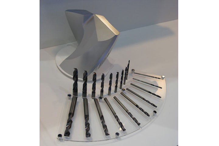 切削機の刃（エンドミル）の展示台