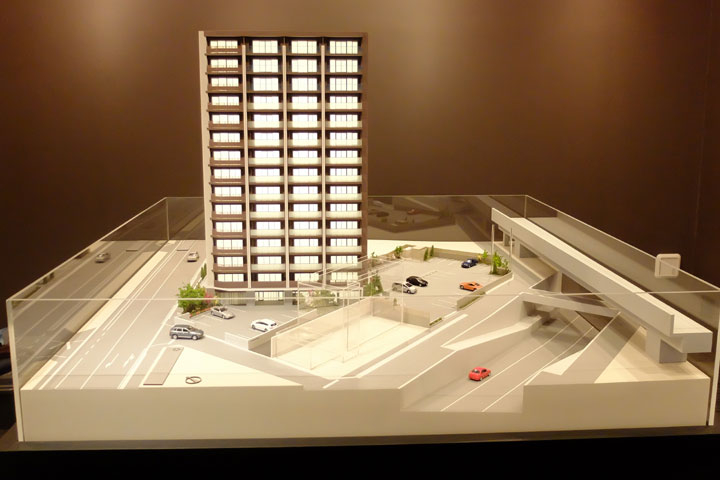 ポレスター三輪セントラルレジデンスのマンションの建築模型