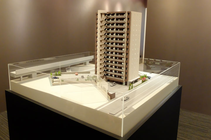 ポレスター三輪セントラルレジデンスのマンションの建築模型